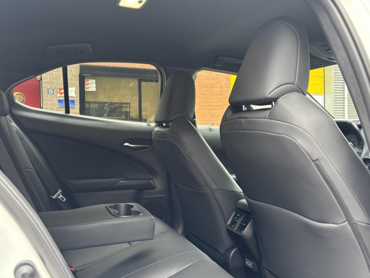 Lexus Ux 300h F-Sport Design Leder ACC Camera Blindspot 18'' BTW