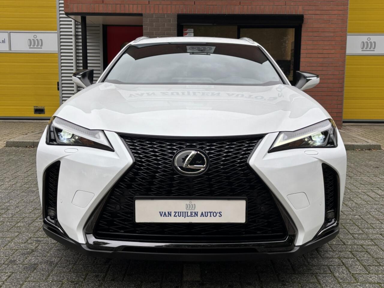 Lexus Ux 300h F-Sport Design Leder ACC Camera Blindspot 18'' BTW