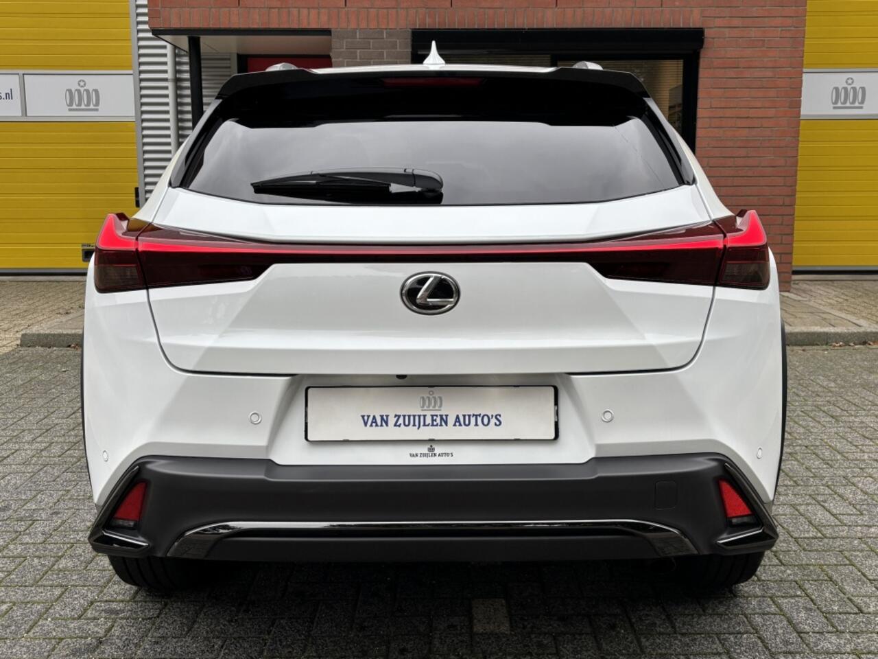 Lexus Ux 300h F-Sport Design Leder ACC Camera Blindspot 18'' BTW