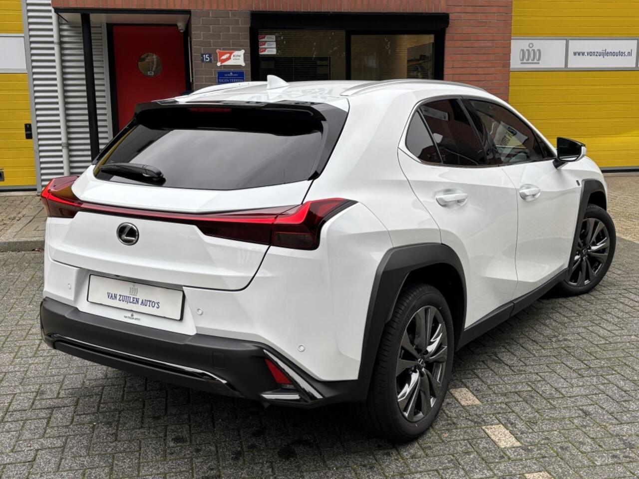 Lexus Ux 300h F-Sport Design Leder ACC Camera Blindspot 18'' BTW