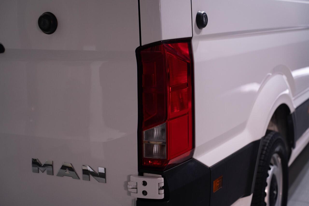 MAN TGE 2.0 TDI 140 pk L4H3 Airco, Adapt. Cruise Apple Carplay, Camera, Laadruimte pakket, PDC V+A, 3-Zits