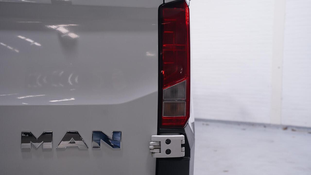 MAN TGE 3.180 180 pk DSG Aut. L4H3 Apple Carplay, Camera 270 Graden Achterdeuren, Laadruimte Pakket, Trekhaak, 3-Zits