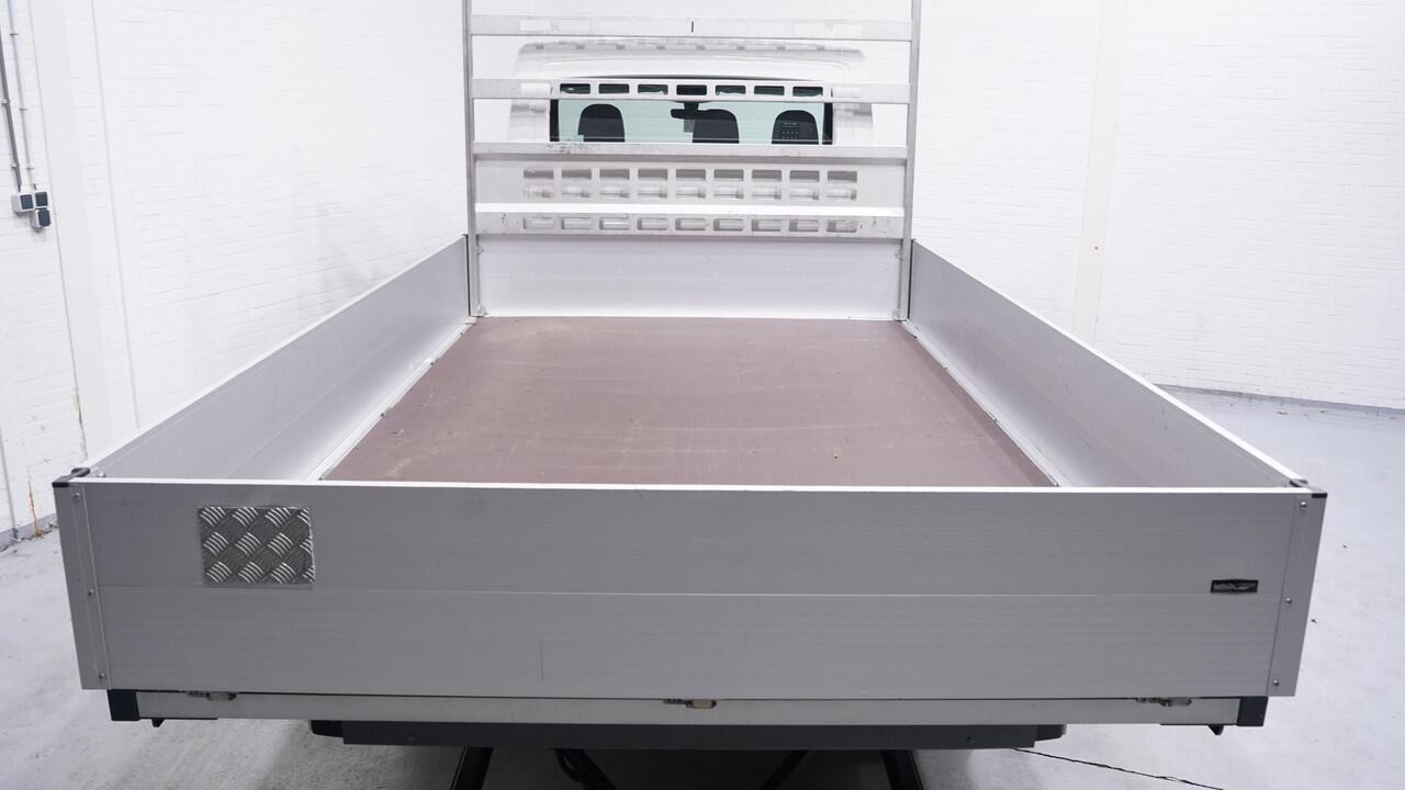 MAN TGE 3.140 140 pk DSG Aut. Pick Up / Open Laadbak Navi, Camera, Trekhaak 3.000 kg, LxBxH 383x225x40 cm, 3-Zits