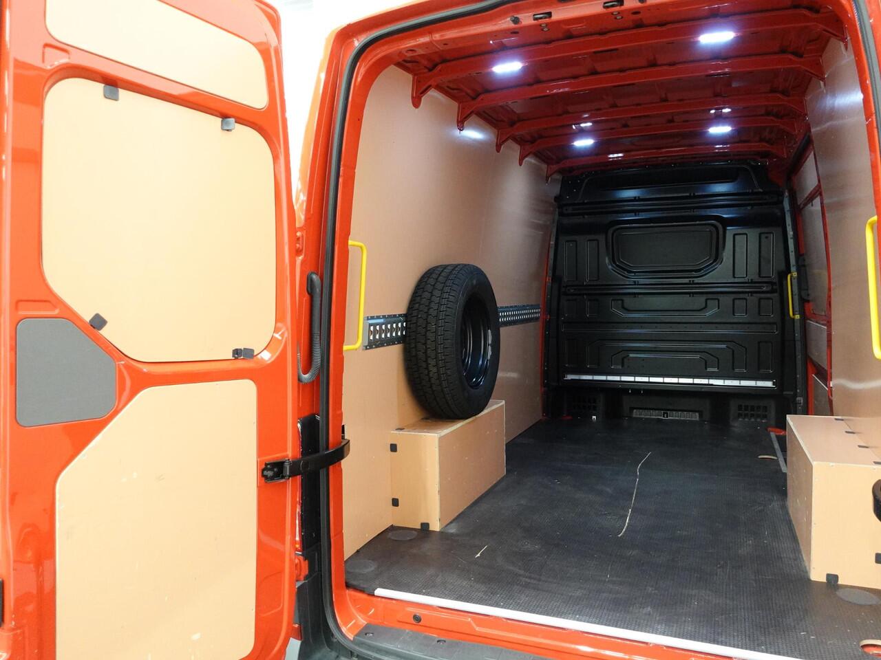 MAN eTGE L3H3 Apple Carplay Cruisecontrol Camera Parkeersensoren Airco