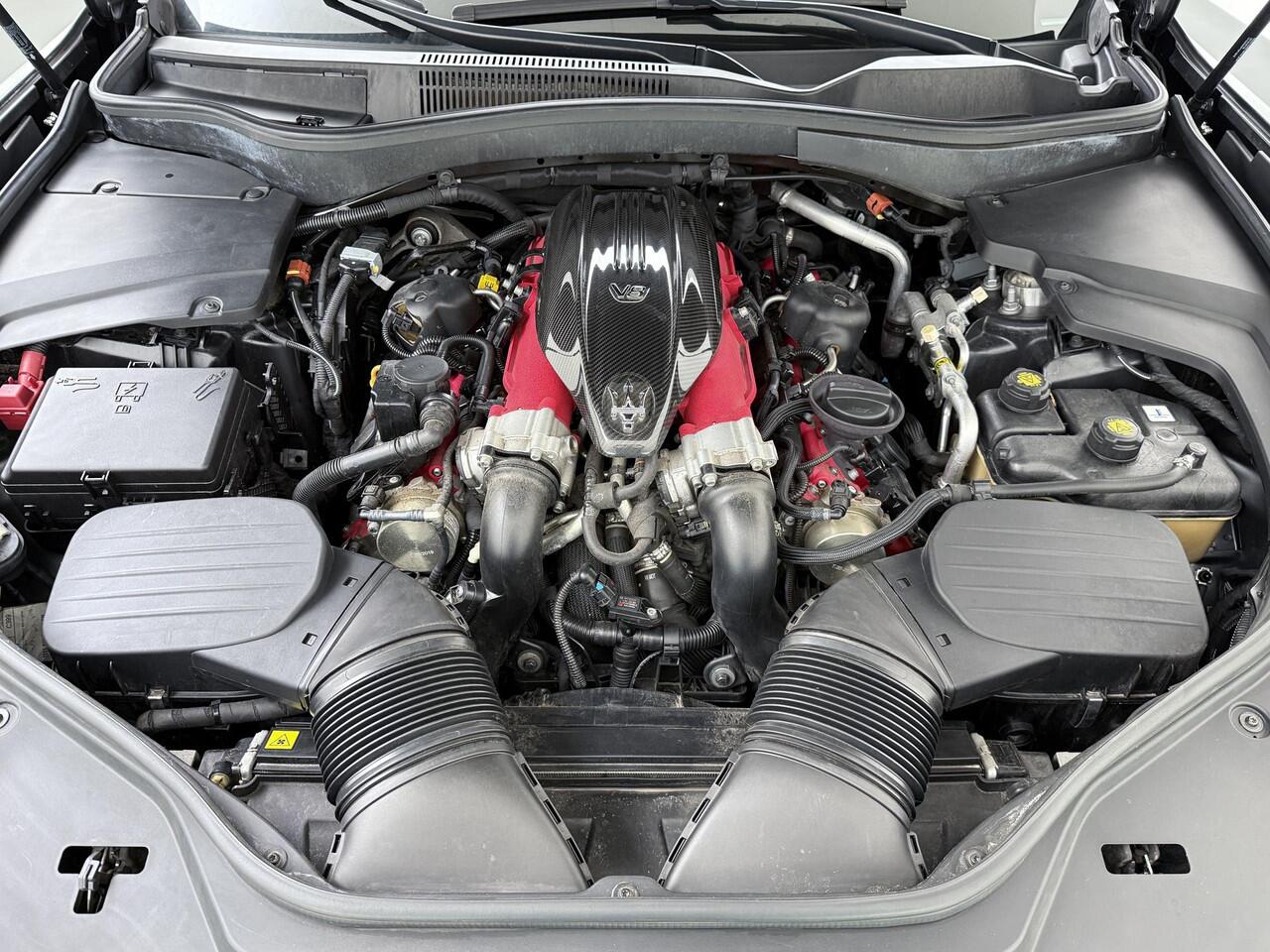 Maserati Levante 3.8 V8 Launch Edition 589 K !! | Panoramadak | 1e eigenaar | NL Auto