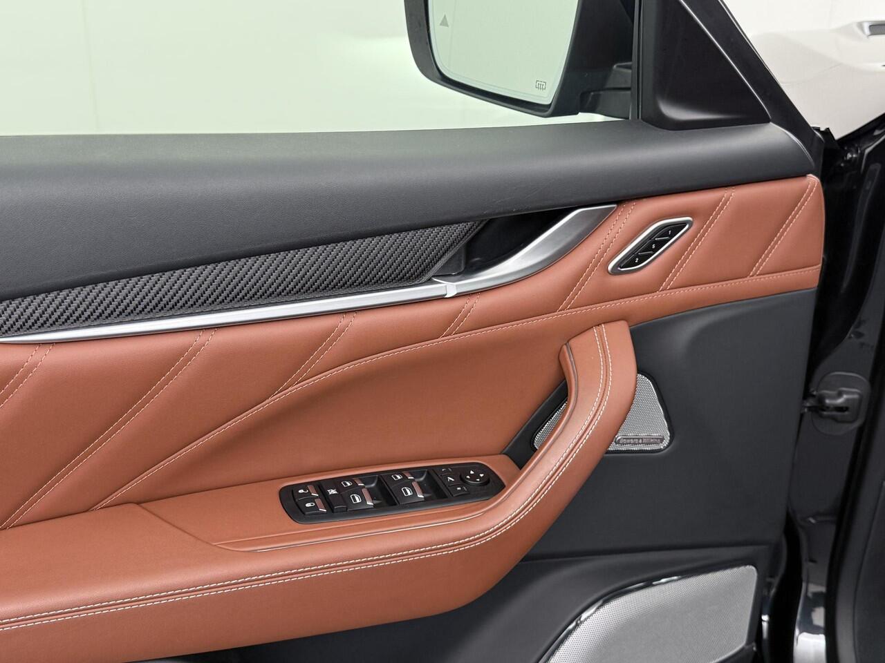 Maserati Levante 3.8 V8 Launch Edition 589 K !! | Panoramadak | 1e eigenaar | NL Auto