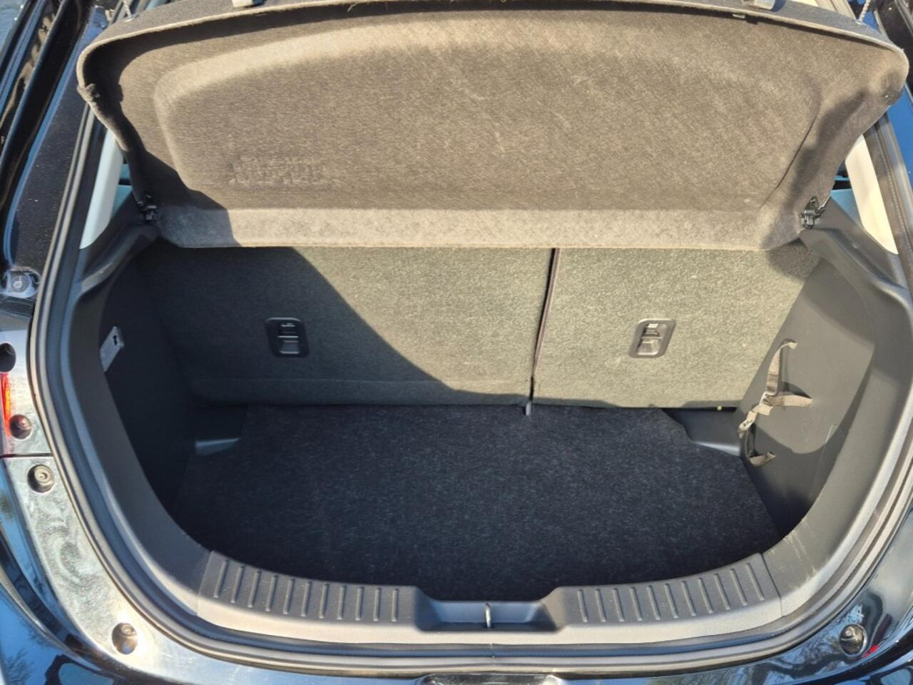 Mazda 2 SKYACTIV-G 90 5AT TS / trekhaak / All-seasons