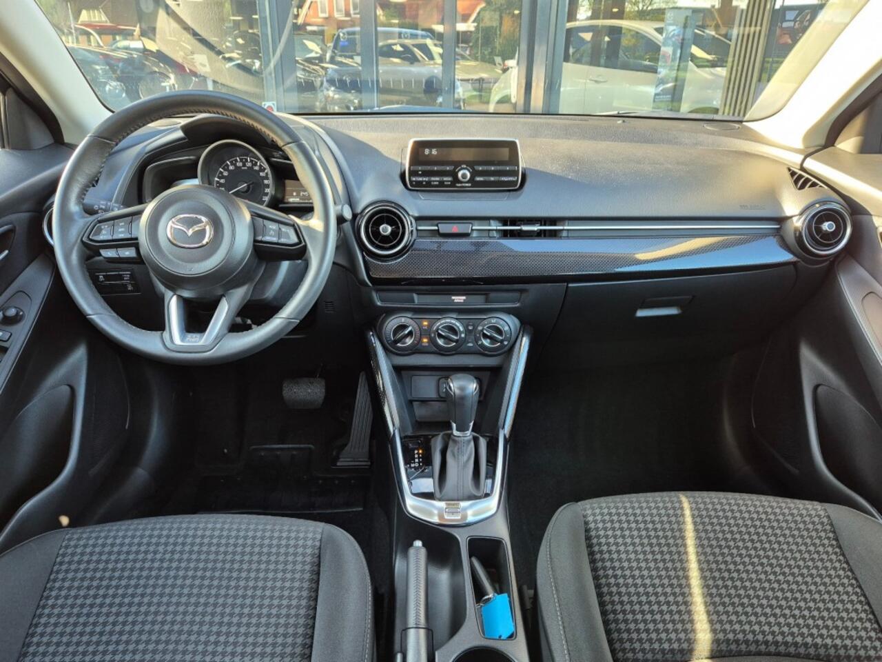 Mazda 2 SKYACTIV-G 90 5AT TS / trekhaak / All-seasons