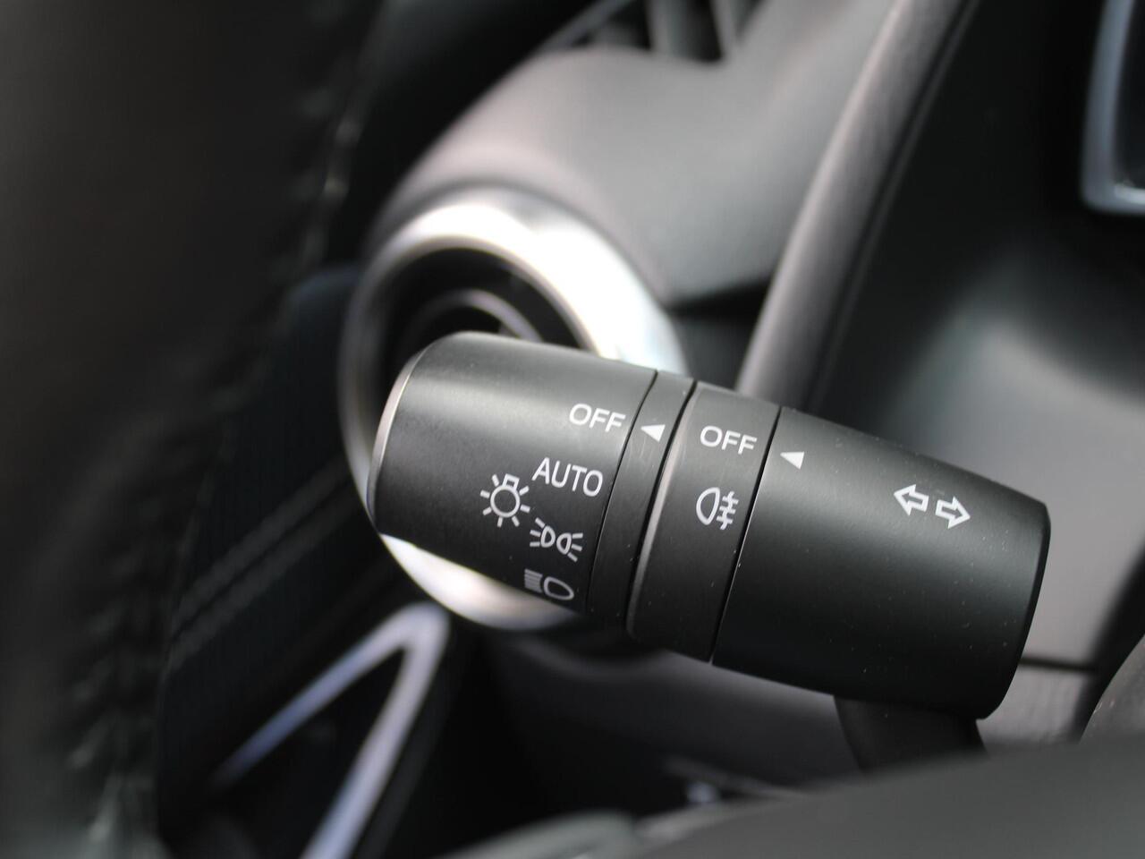 Mazda 2 1.5 Skyactiv-G Luxury | Stuur-/stoelverwarming | Camera | Apple Carplay/Android Auto | Navi | Dodehoek detectie | Clima | 16" LM | Cruise |