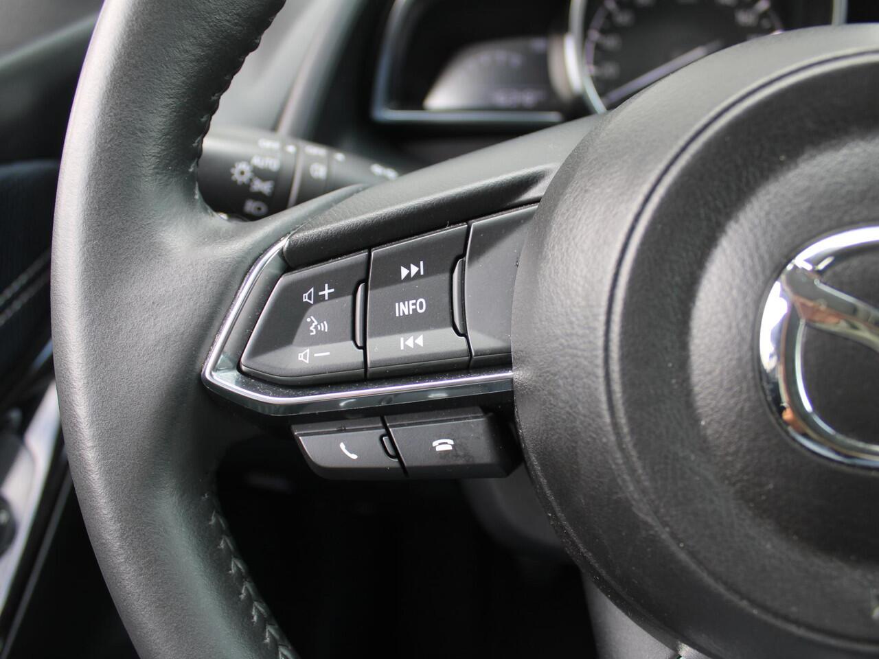 Mazda 2 1.5 Skyactiv-G Luxury | Stuur-/stoelverwarming | Camera | Apple Carplay/Android Auto | Navi | Dodehoek detectie | Clima | 16" LM | Cruise |