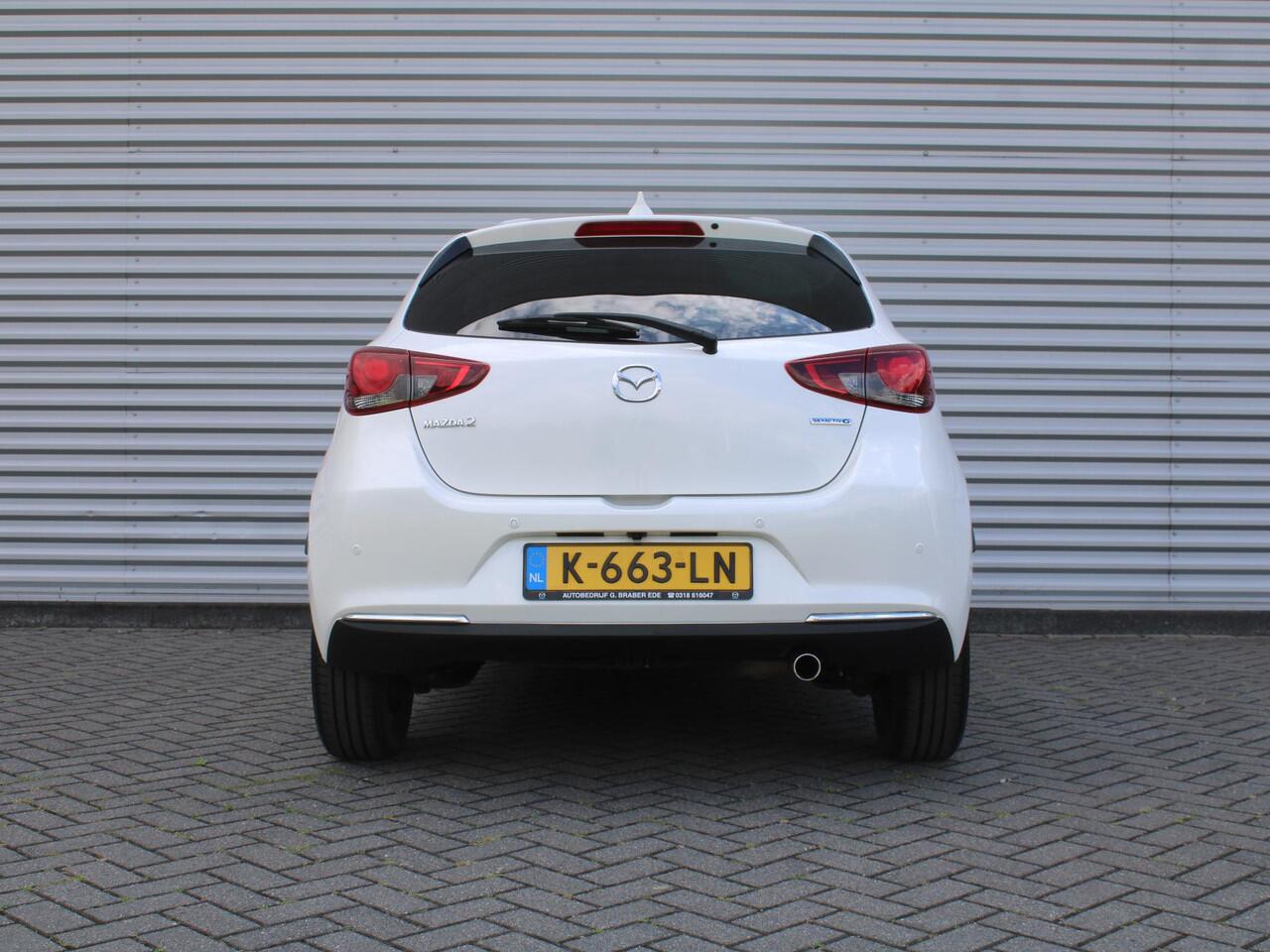 Mazda 2 1.5 Skyactiv-G Luxury | Stuur-/stoelverwarming | Camera | Apple Carplay/Android Auto | Navi | Dodehoek detectie | Clima | 16" LM | Cruise |