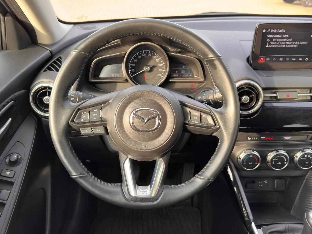Mazda 2 1.5 Skyactiv-G Luxury | Rijklaar | Apple Carplay/Android Auto | Achteruitrijcamera | Dealeronderhouden |