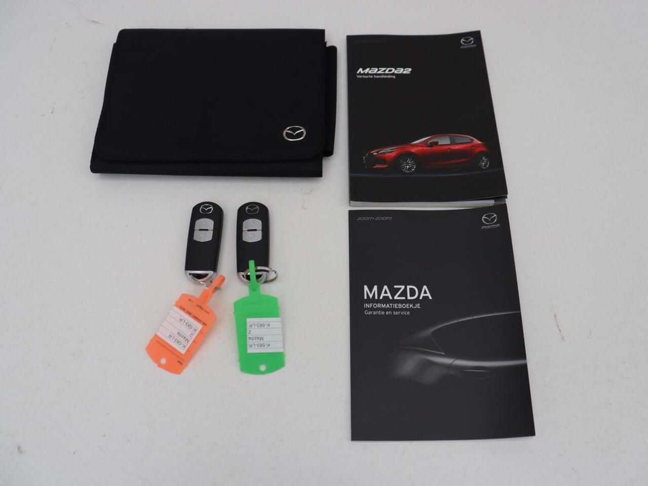 Mazda 2 1.5 Skyact-G Luxury | Stoel & stuurverwarming | Head-Up | Camera | Carplay | Keyless | Full LED | Dodehoek detectie | Climate control | Cruise control | Getint glas | Parkeerhulp