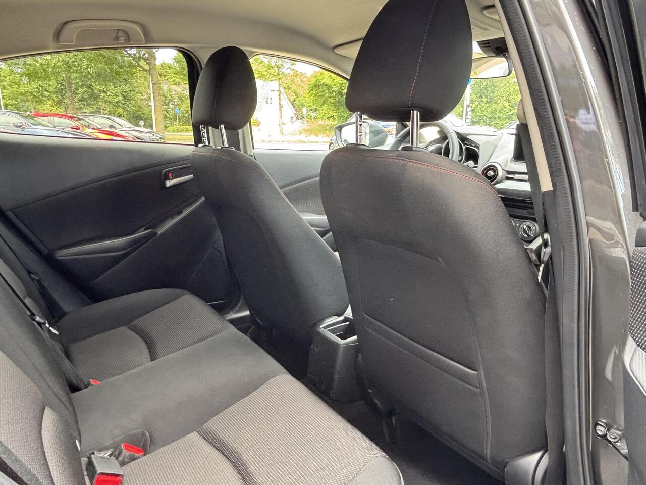 Mazda 2 1.5 Skyactiv-G Sportive 1e Eig., Dealer Ondh., Airco, Cruise Controle, Navigatie, Apple Carplay/ Android Auto, A.Rij-Camera, Lichtmetaal met All-Seasons banden.