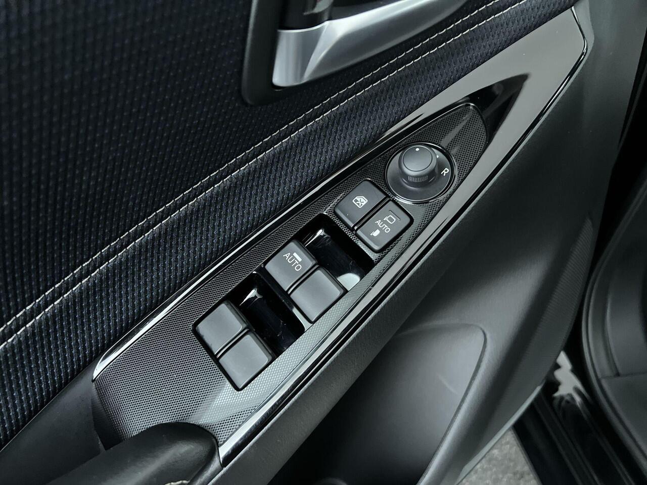 Mazda 2 1.5 Skyactiv-G Luxury | Rijklaar | Dealeronderhouden | Sensoren achter