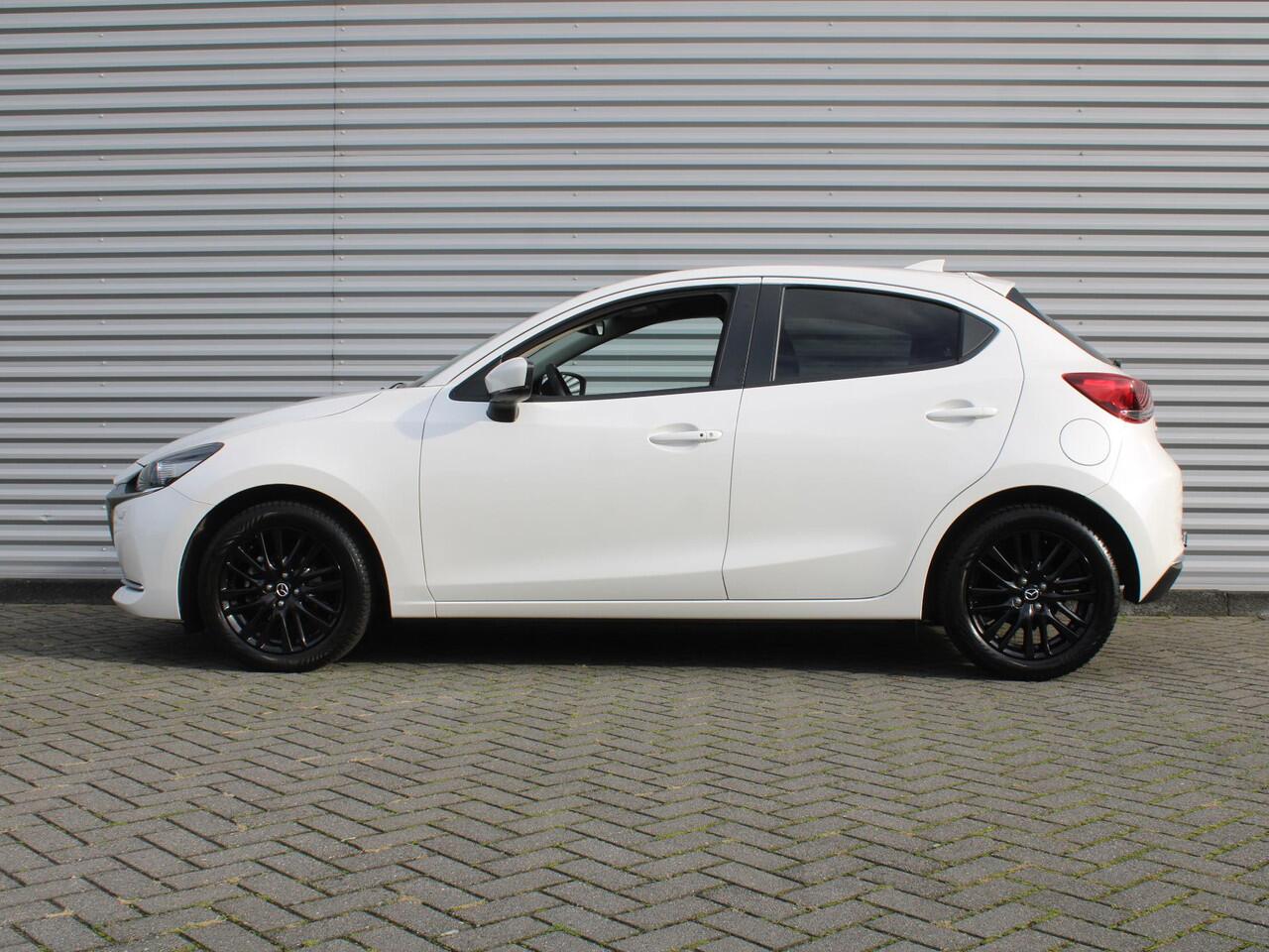 Mazda 2 1.5 Skyactiv-G Luxury | Trekhaak | Camera | Stuur-/stoelverwarming | Navi | 16" LM | Clima | HUD | LED | Dodehoek detectie |