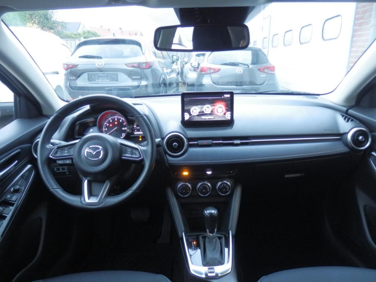 Mazda 2 1.5 SKYACT-G LUXURY / automaat / 16 inch alu / Head-up display