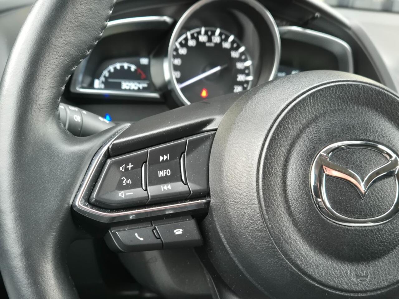 Mazda 2 SKYACTIV-G 1.5 90 6MT LUXURY / Trekhaak