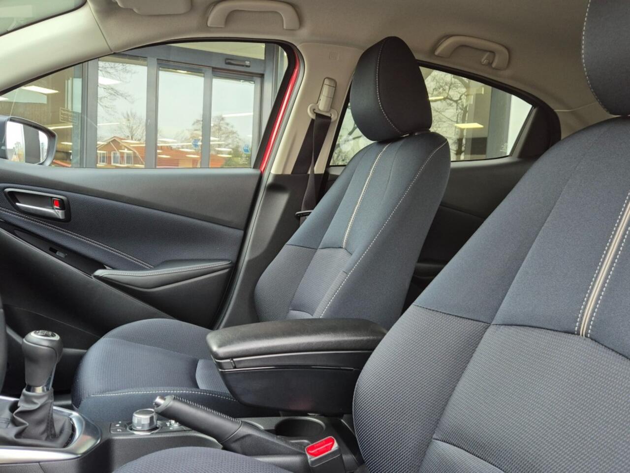 Mazda 2 SKYACTIV-G 1.5 90 6MT LUXURY / Trekhaak