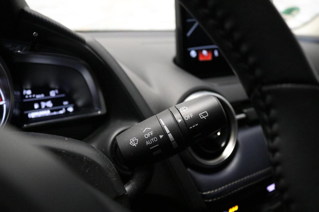 Mazda 2 1.5 Skyactiv-G Luxury | CARPLAY | NAVI | HEADUP | NAP | NL AUTO | Dealer onderhouden!