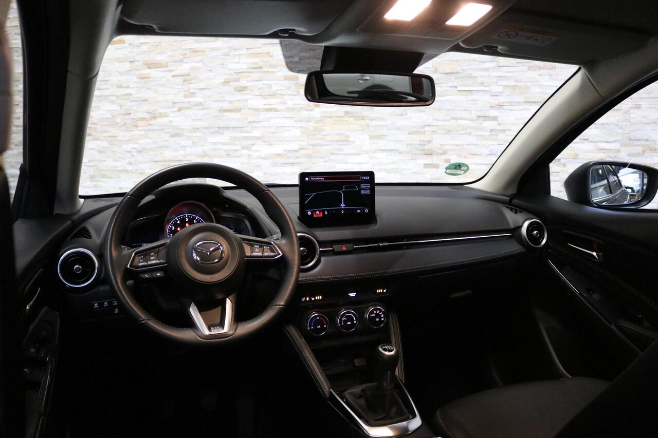 Mazda 2 1.5 Skyactiv-G Luxury | CARPLAY | NAVI | HEADUP | NAP | NL AUTO | Dealer onderhouden!