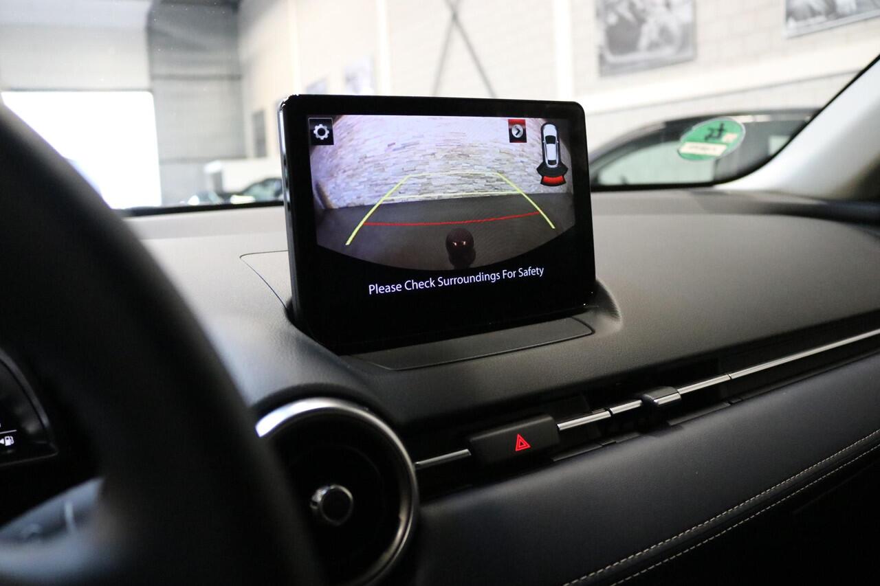 Mazda 2 1.5 Skyactiv-G Luxury | CARPLAY | NAVI | HEADUP | NAP | NL AUTO | Dealer onderhouden!