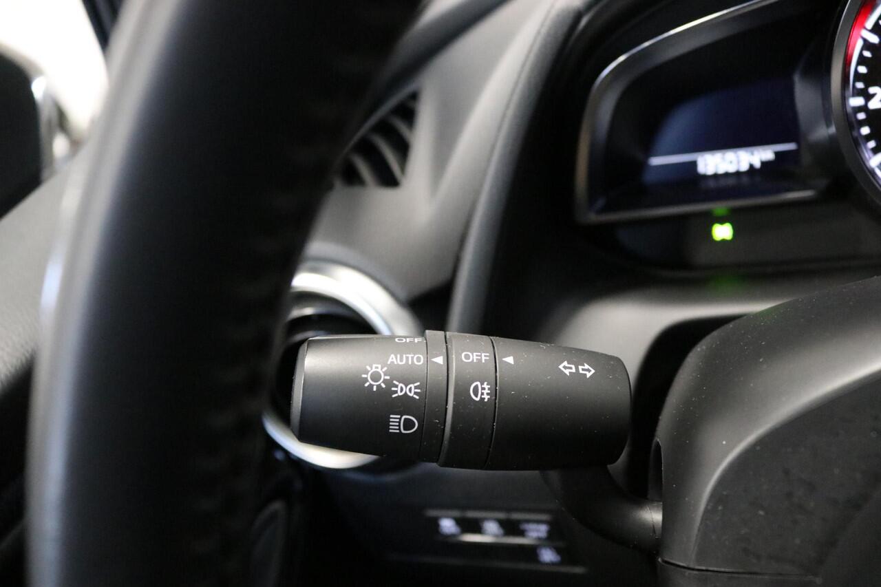 Mazda 2 1.5 Skyactiv-G Luxury | CARPLAY | NAVI | HEADUP | NAP | NL AUTO | Dealer onderhouden!