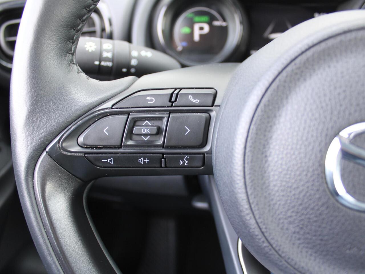 Mazda 2 Hybrid 1.5 Agile | Comfort pakket | CarPlay | Camera | Stuur-/stoelverwarming | Cruise adapt. | 15" LM |