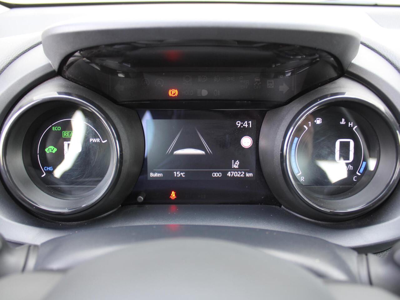 Mazda 2 Hybrid 1.5 Agile | Comfort pakket | CarPlay | Camera | Stuur-/stoelverwarming | Cruise adapt. | 15" LM |