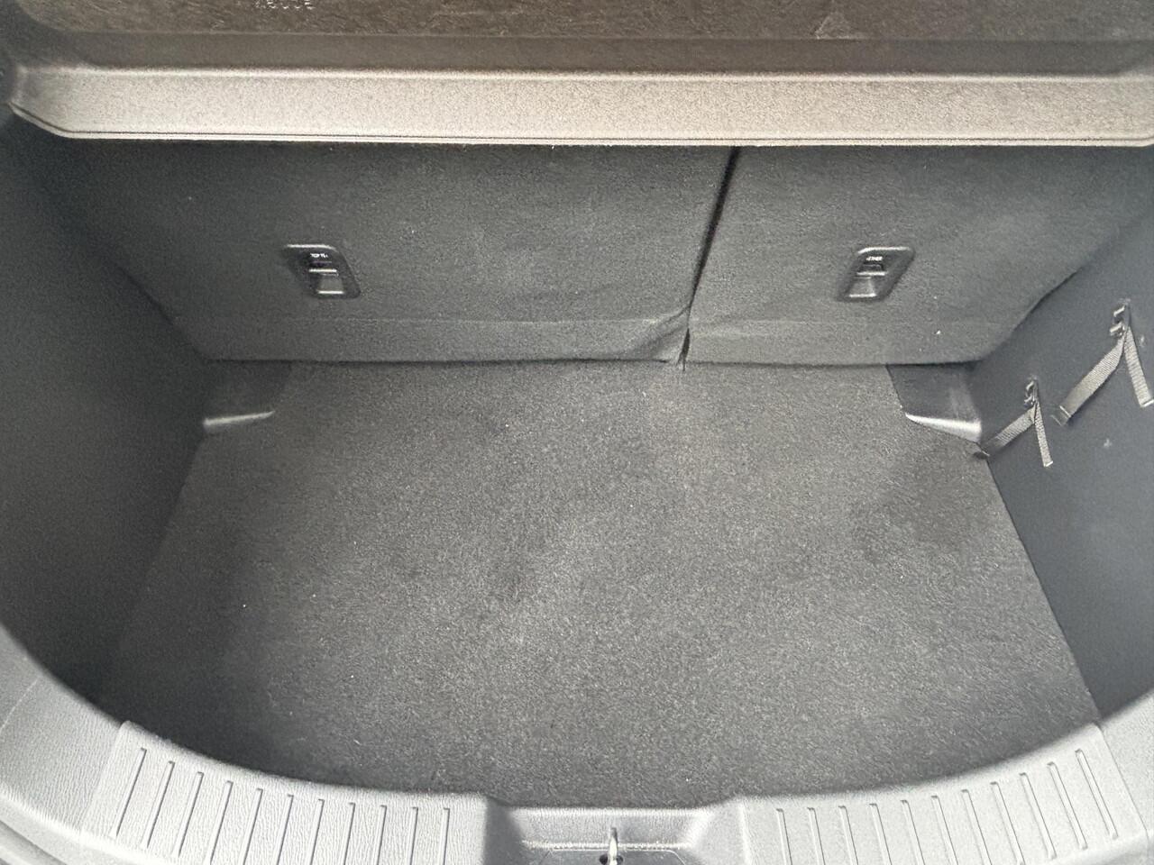 Mazda 2 1.5 e-SkyActiv-G 90 Exclusive-Line NL-Auto, Dealer Ondh. Navigatie, Apple Carplay /Android Auto, Camera 360, Add. Cruise Controle, Parkeerhulp v, Head-up, Lichtmetaal.