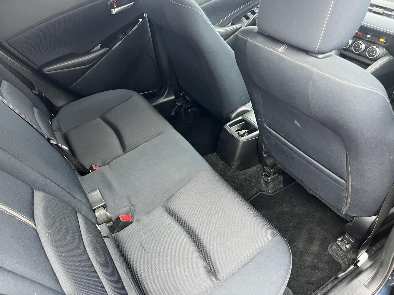 Mazda 2 1.5 Skyactiv-G Luxury 1e EIGENAAR | NED. AUTO| DEALER ONDERHOUDEN | * 6 JAAR GARANTIE | PARKEERSENSOREN ACHTER | CARPLAY | STOEL- EN STUURVERWARMING | CLIMATE CONTROL | KEYLESS |