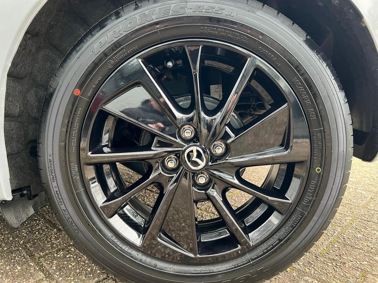 Mazda 2 1.5 e-SkyActiv-G 90 Homura GARANTIE t/m 12-2029 | NED. AUTO | CAMERA | APPLE CARPLAY / ANDROID AUTO | STUUR- en STOELVERWARMING | CLIMAT CONTROLE |