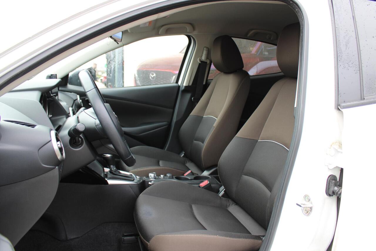 Mazda 2 1.5 Skyactiv-G Comfort , Automaat, Zwart Dak + Spiegels,15 inch LMV, PDC, Clima, Stoelverwarming, Apple Carplay, NavI, Cruise, ASR, LKA
