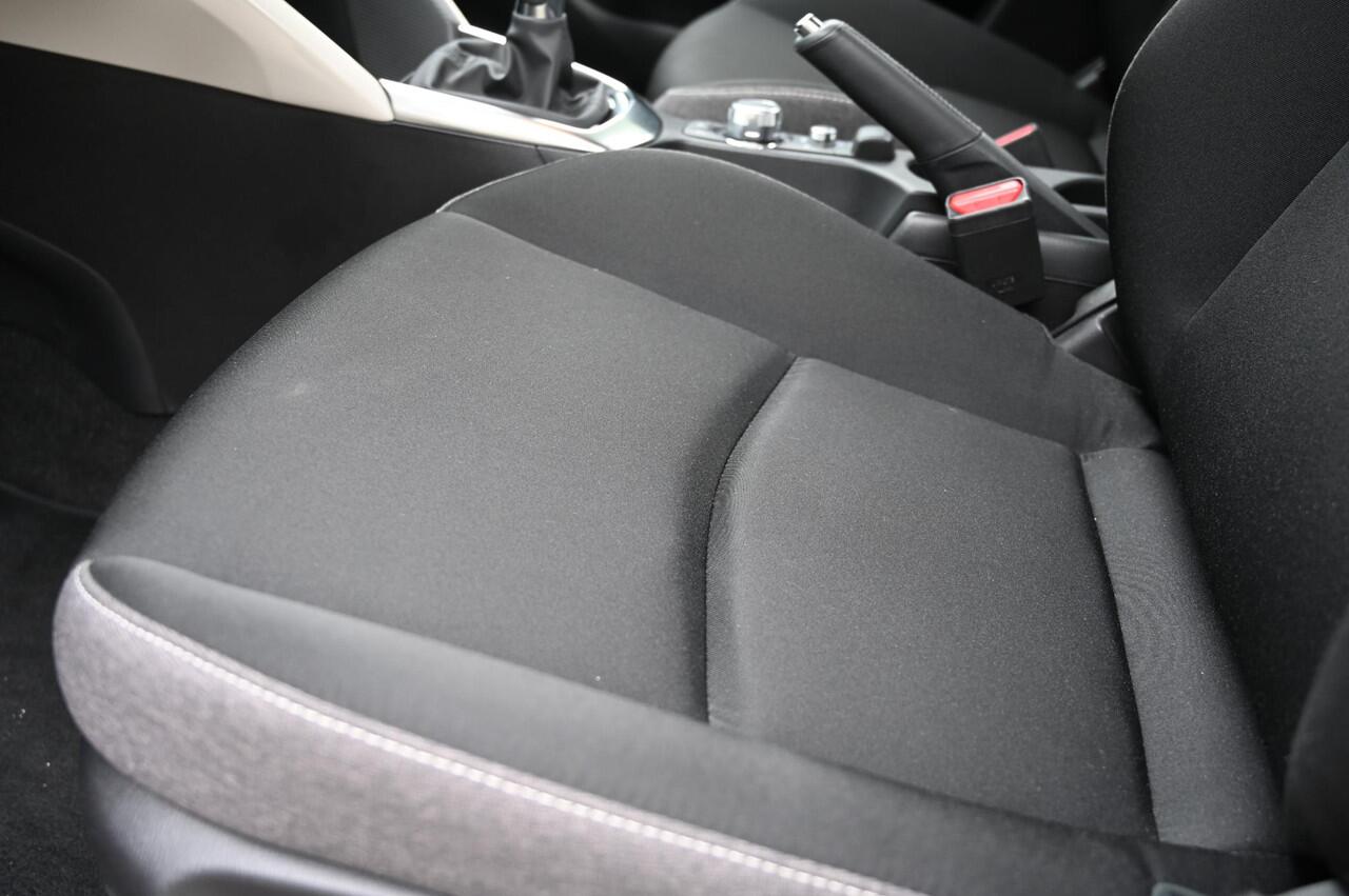 Mazda 2 e-Skyactiv-G 90 6MT Centre-line met C&C pack *BTW auto* *Dealeronderhouden* *All-in prijs*