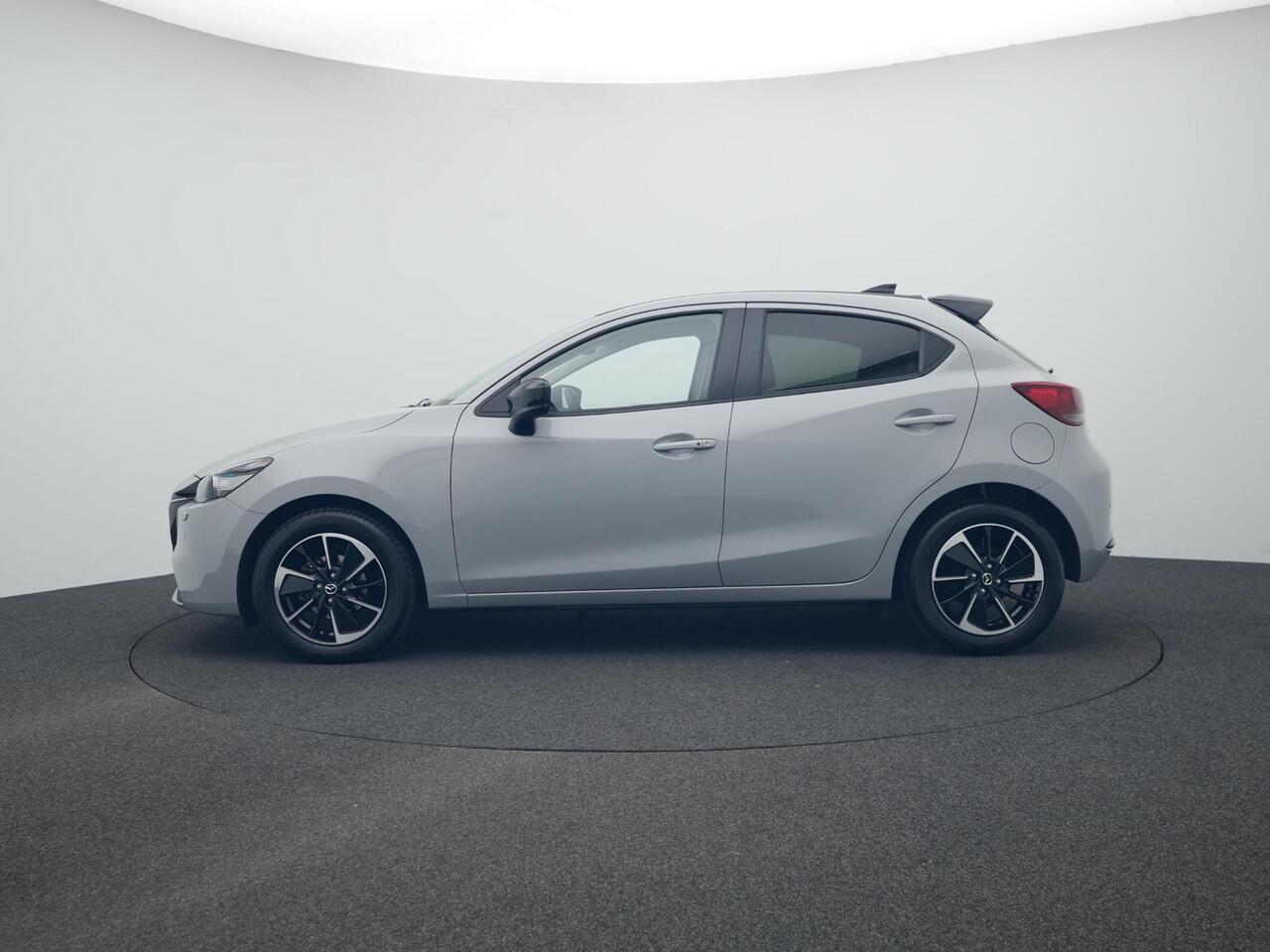 Mazda 2 1.5 e-SkyActiv-G Homura Aka met Driver Assistance pakket en dakspoiler : dealer onderhouden