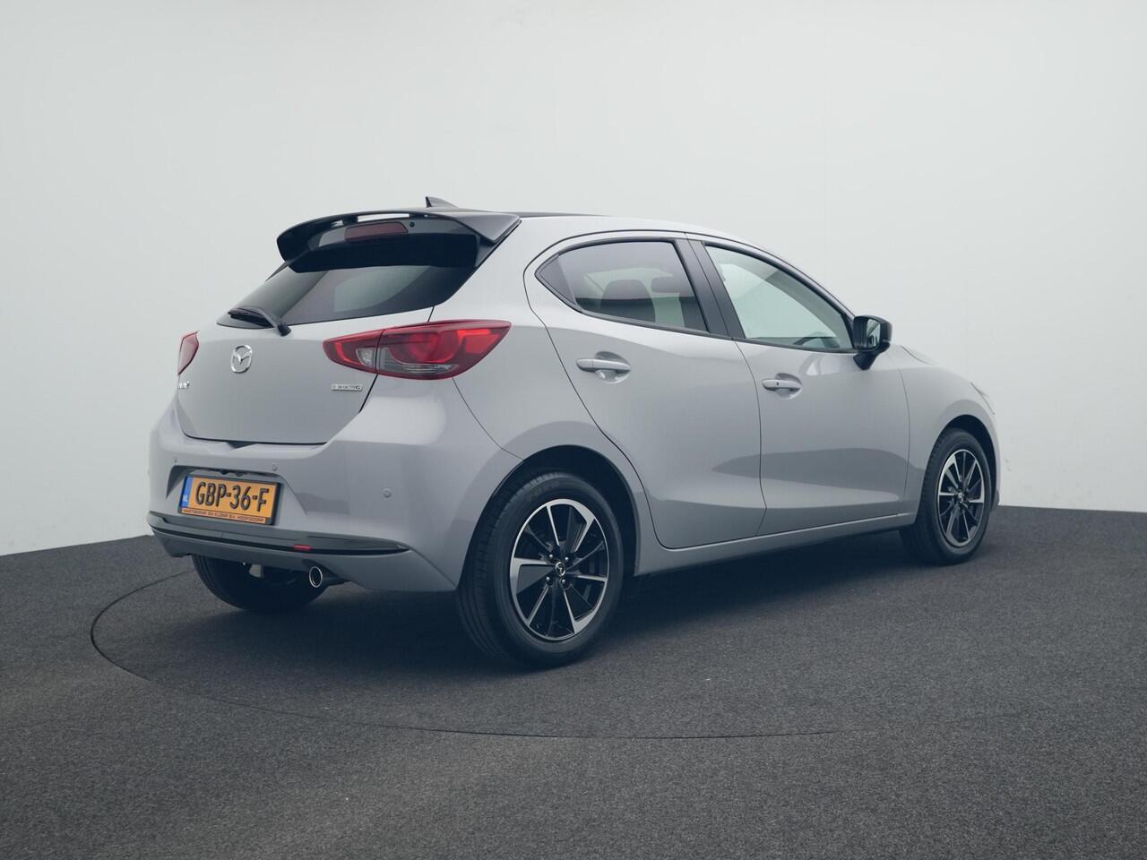 Mazda 2 1.5 e-SkyActiv-G Homura Aka met Driver Assistance pakket en dakspoiler : dealer onderhouden