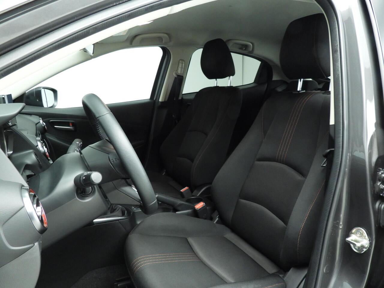 Mazda 2 1.5 e-SkyActiv-G 90 Homura | Stoelverwarming | CarPlay | Camera