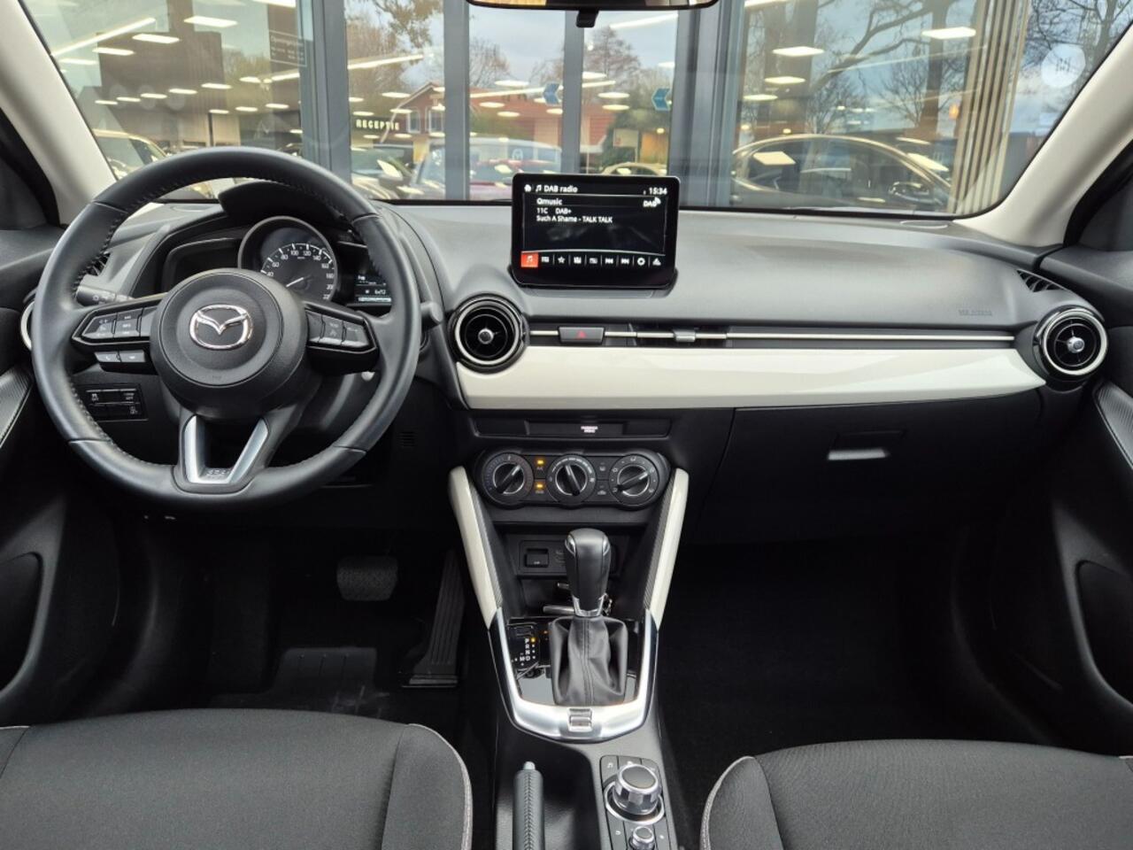Mazda 2 SKYACTIV-G 1.5 90 6AT CENTRE-LINE / CARPLAY