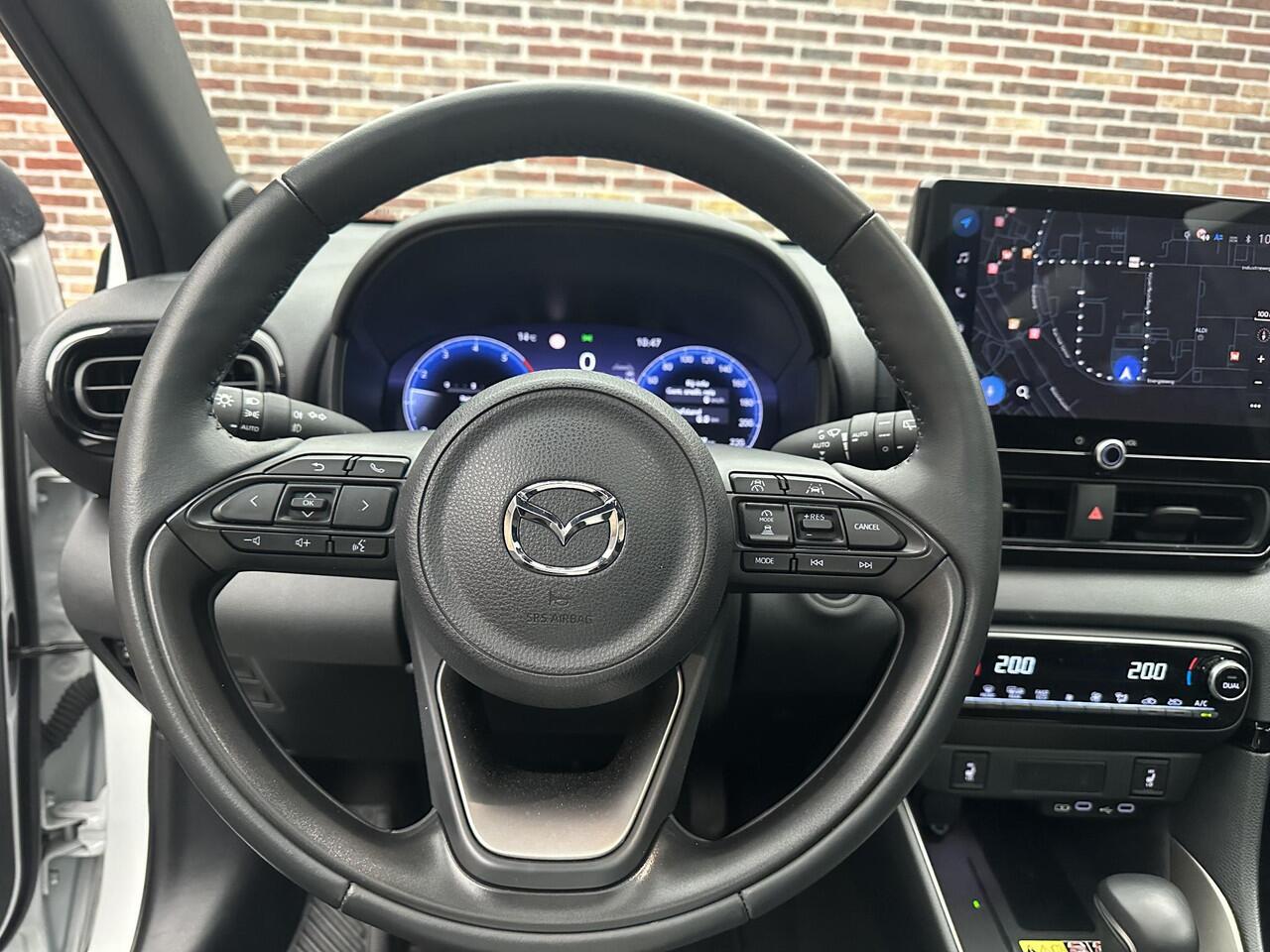 Mazda 2 Hybrid 1.5 Homura Plus Panoramadak Headup Camera