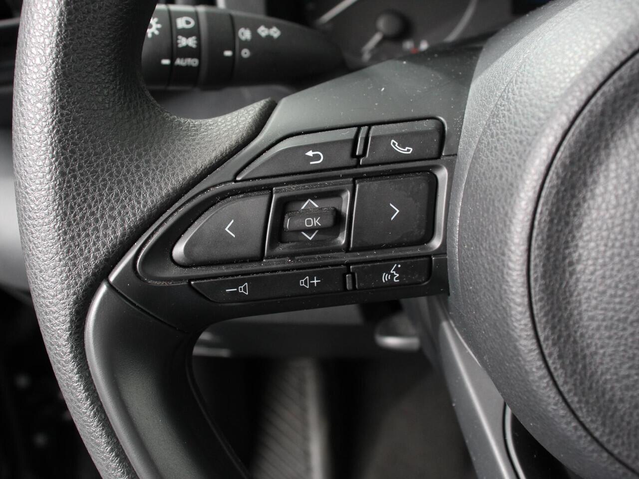Mazda 2 Hybrid 1.5 Automaat Prime-line Airco Adaptieve cruise control Achteruitrijcamera Lane assist Radio Navigatie Apple Carplay/Android auto
