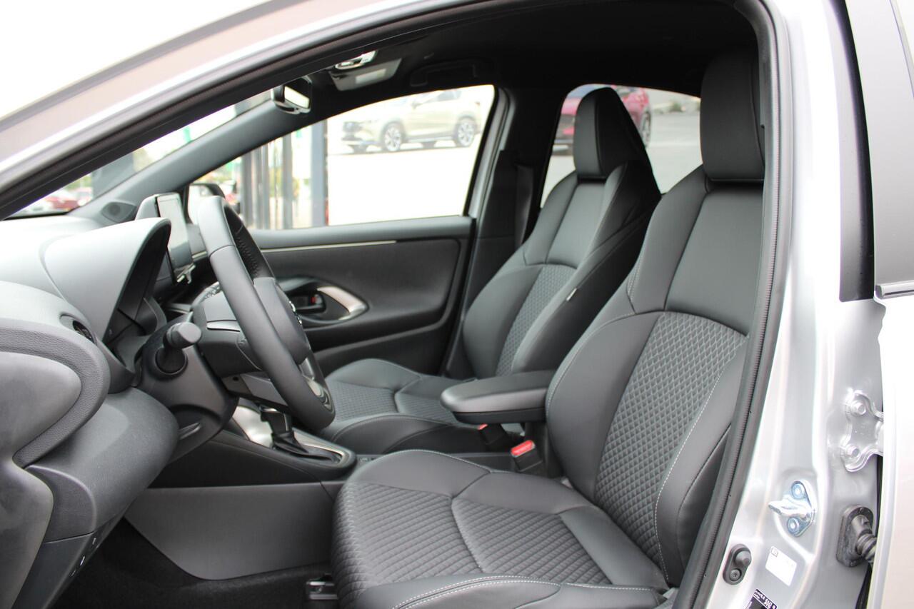 Mazda 2 Hybrid 1.5 Homura , Demovoordeel ¤ 3.000,-, Automaat, Apple Carplay, Clima, Adap.Cruise, LMV 17 Inch, Camera, PDC, Stuur/Stoelverwarming