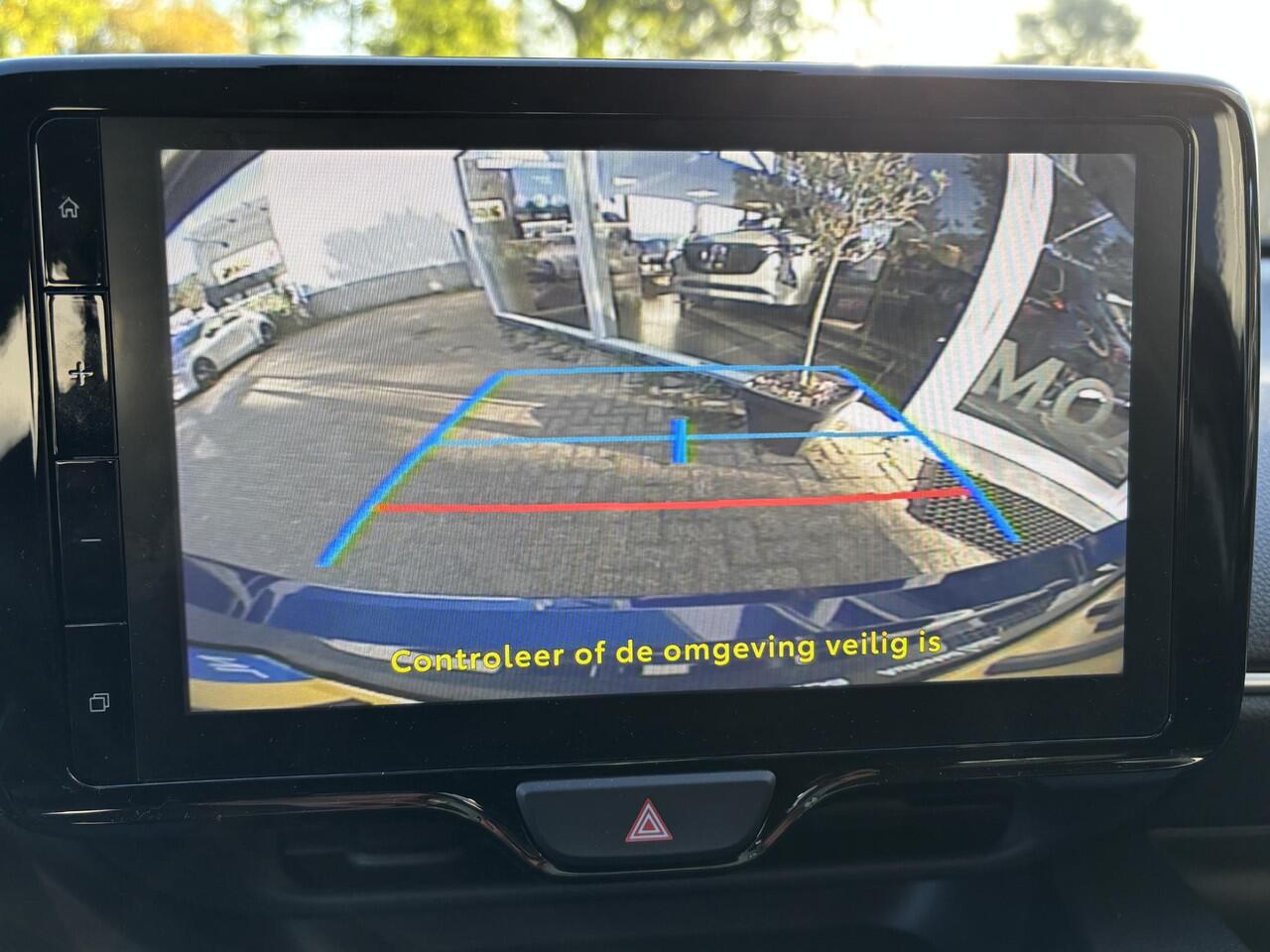 Mazda 2 Hybrid 1.5 Exclusive-line NL-Auto, Automaat, Hybride, Apple Carplay /Android Auto, Automatische Airco, A. Rij-Camera, Stoelverw +Stuurverw, Cruise Controle Add., Keyless Entry, Keyless Start, Lichtmetaal.