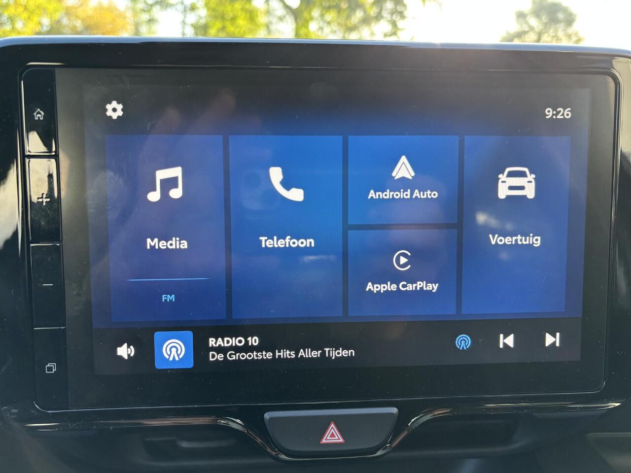 Mazda 2 Hybrid 1.5 Exclusive-line NL-Auto, Automaat, Hybride, Apple Carplay /Android Auto, Automatische Airco, A. Rij-Camera, Stoelverw +Stuurverw, Cruise Controle Add., Keyless Entry, Keyless Start, Lichtmetaal.