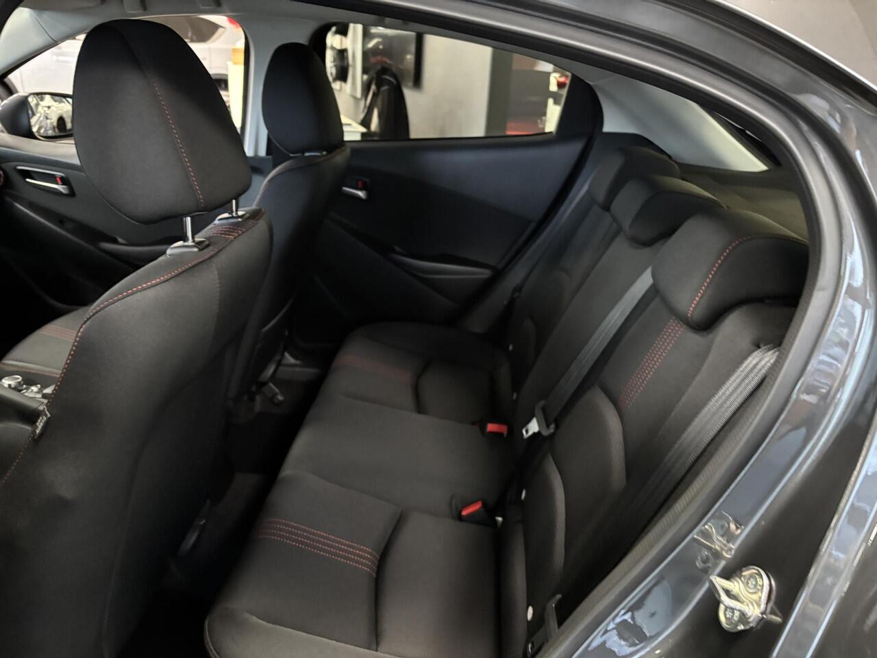 Mazda 2 1.5 e-SkyActiv-G 90 Homura , Voorraadvoordeel ¤ 1.350-, Apple Carplay, LMV 16 Inch, Camera, PDC, Clima, Cruise, Stuur/Stoelverwarming, BSM,