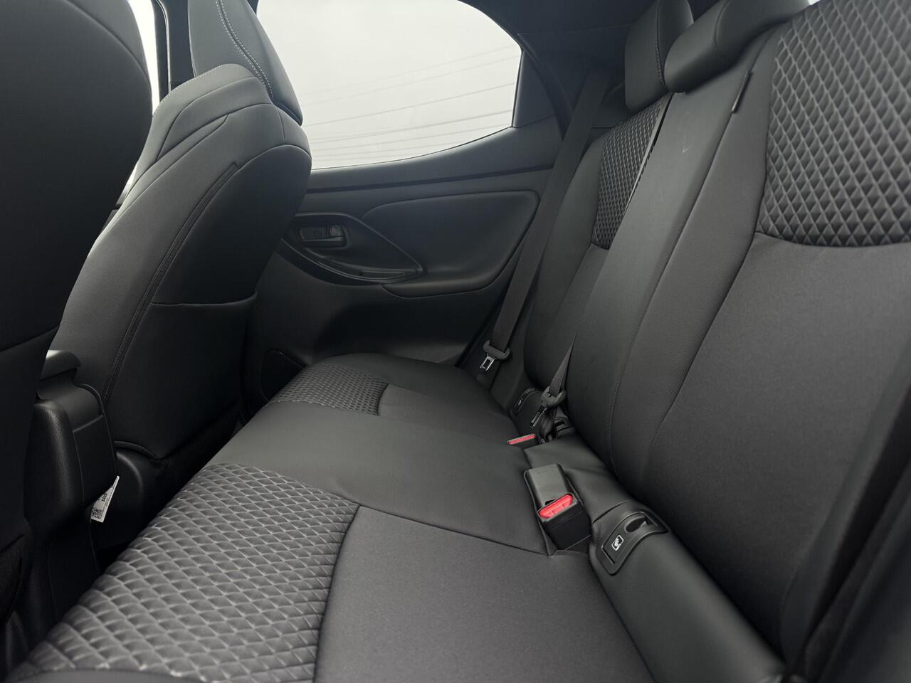 Mazda 2 Hybrid 1.5 Homura Plus | Demo korting | Panoramadak | Achteruitrijcamera | Stoel/stuurverwarming | Apple Carplay/Android Auto | Climate control | Lichtmetalen velgen | Half leder |