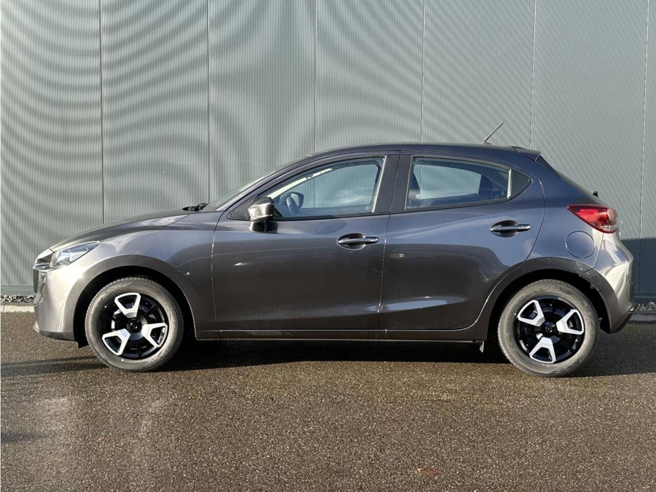 Mazda 2 1.5 e-SkyActiv-G Centre Line | C&C Pack