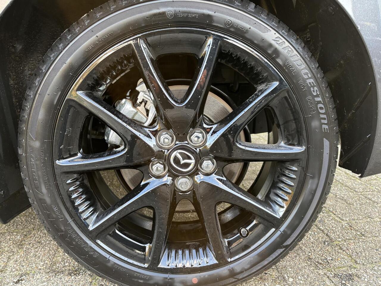 Mazda 2 Hybrid 1.5 Homura Plus NL-Auto, Navigatie, Apple Carplay /Android auto, 17 inch LM Black, Cruise Controle Ad., Panorama dak, A.Rij-Camera, Keyless Entry/Start, Draadloos tel. laden