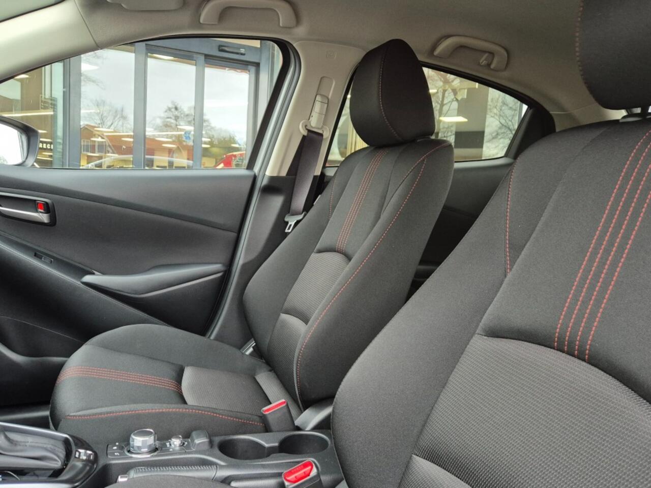 Mazda 2 E- SKYACTIV- G 1.5 90 6AT M-HYBRID HOMURA