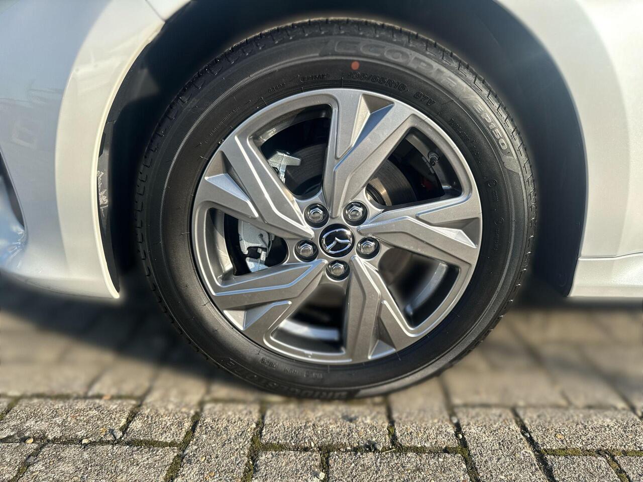 Mazda 2 Hybrid 1.5 Centre-line | Rijklaar | Apple Carplay | Stoelverwarming | Camera