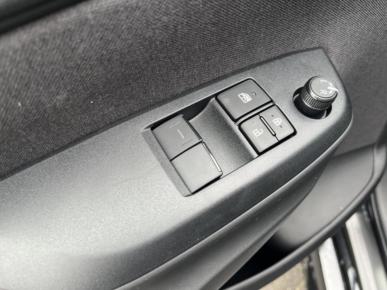 Mazda 2 Hybrid 1.5 Prime-line | Diverse kleuren en uitvoeringen uit voorraad leverbaar |